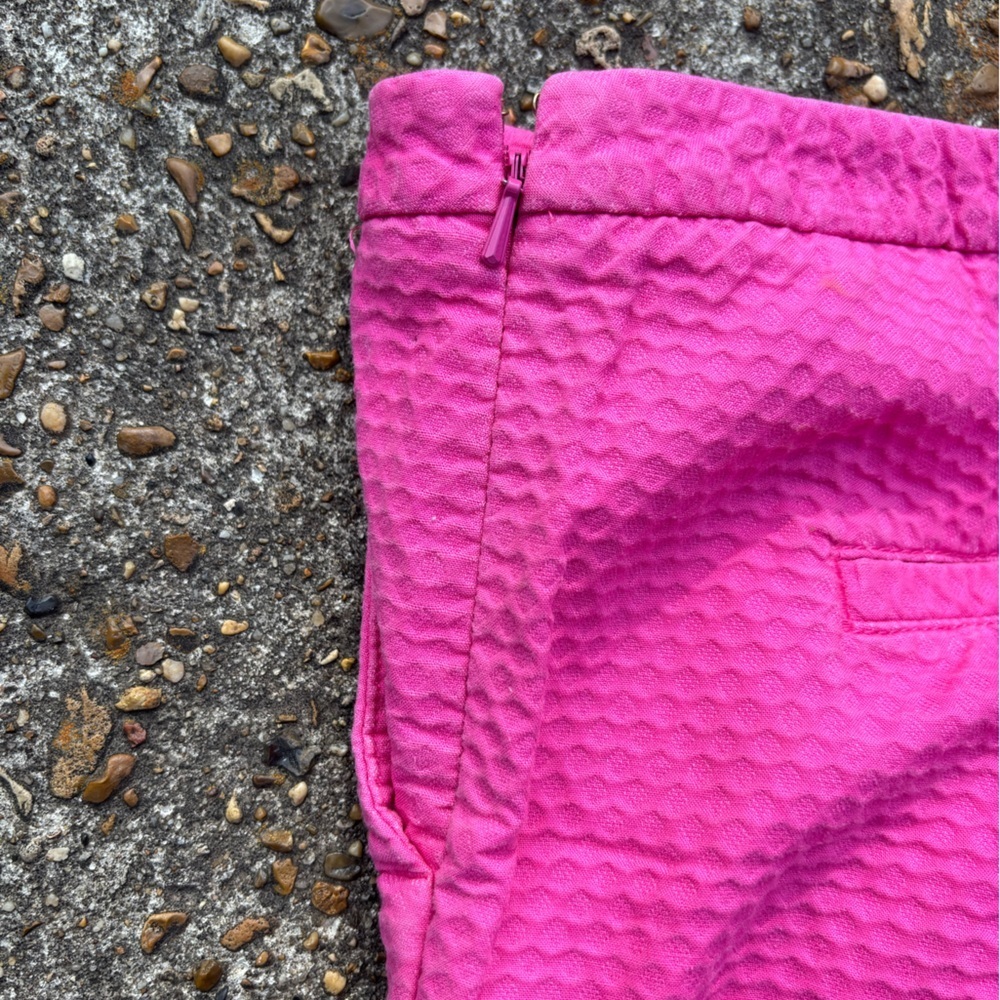 Lilly Pulitzer Vibrant Textured Pink Shorts size 6 - Picture 4 of 5